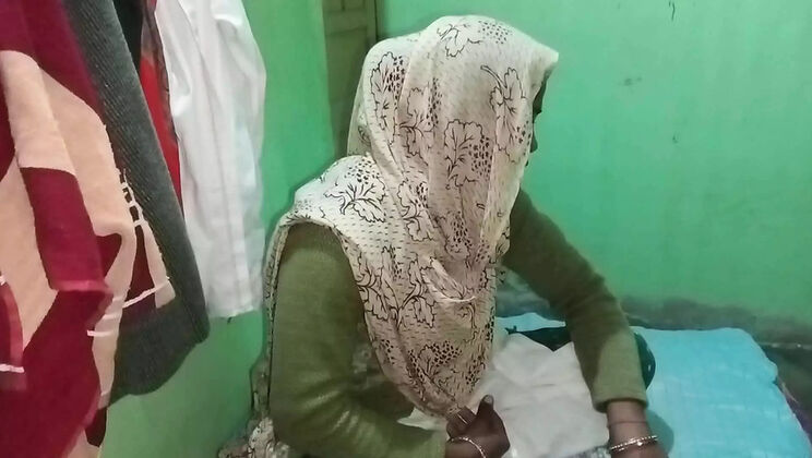 Yağlı desi yengeyi komşusu sertçe anasını sikerek deliyor